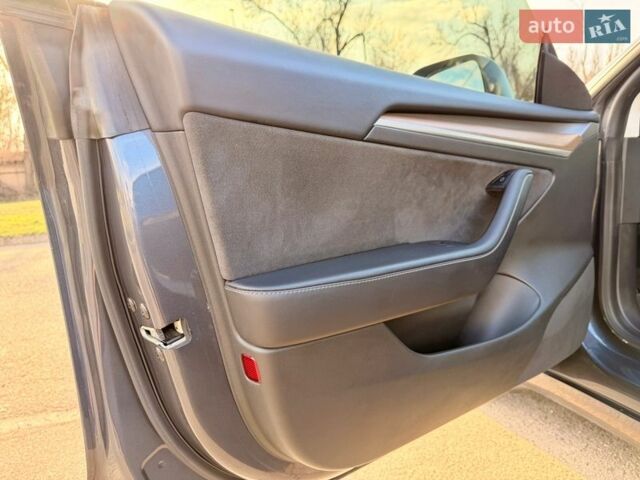 Сірий Тесла Модель 3, об'ємом двигуна 0 л та пробігом 76 тис. км за 18900 $, фото 10 на Automoto.ua