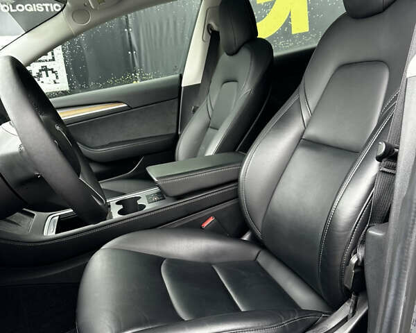 Сірий Тесла Модель 3, об'ємом двигуна 0 л та пробігом 51 тис. км за 23900 $, фото 5 на Automoto.ua