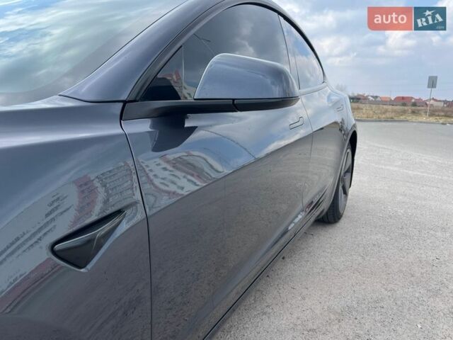 Серый Тесла Модель 3, объемом двигателя 0 л и пробегом 100 тыс. км за 20500 $, фото 5 на Automoto.ua