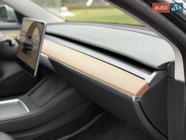 Серый Тесла Модель 3, объемом двигателя 0 л и пробегом 46 тыс. км за 20000 $, фото 95 на Automoto.ua
