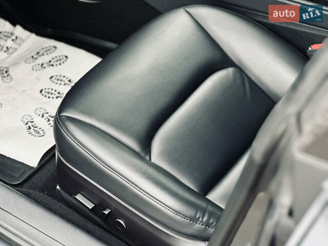 Серый Тесла Модель 3, объемом двигателя 0 л и пробегом 53 тыс. км за 18999 $, фото 29 на Automoto.ua