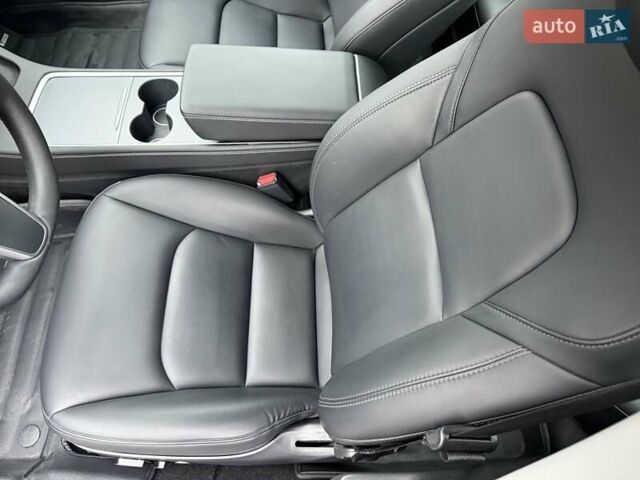 Серый Тесла Модель 3, объемом двигателя 0 л и пробегом 46 тыс. км за 20000 $, фото 72 на Automoto.ua