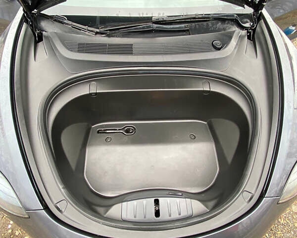 Серый Тесла Модель 3, объемом двигателя 0 л и пробегом 101 тыс. км за 16650 $, фото 15 на Automoto.ua