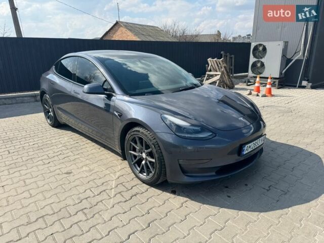 Серый Тесла Модель 3, объемом двигателя 0 л и пробегом 72 тыс. км за 19500 $, фото 2 на Automoto.ua