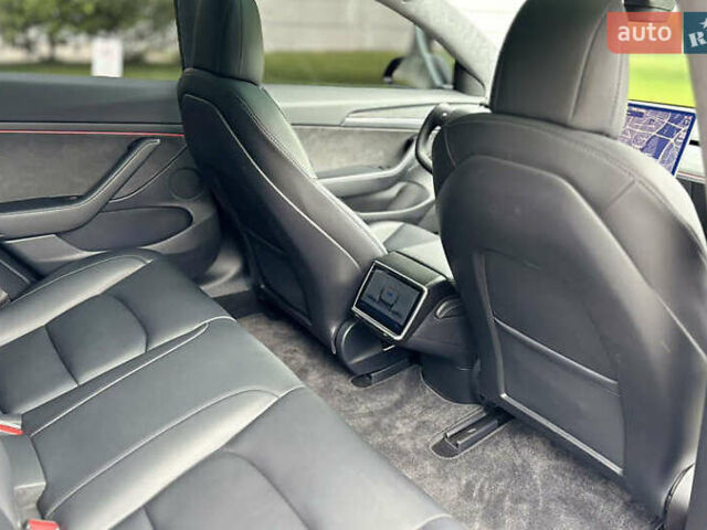 Сірий Тесла Модель 3, об'ємом двигуна 0 л та пробігом 41 тис. км за 17900 $, фото 12 на Automoto.ua