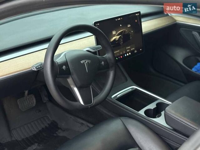 Серый Тесла Модель 3, объемом двигателя 0 л и пробегом 160 тыс. км за 19500 $, фото 16 на Automoto.ua