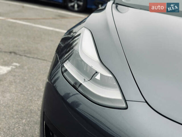 Серый Тесла Модель 3, объемом двигателя 0 л и пробегом 53 тыс. км за 18999 $, фото 6 на Automoto.ua