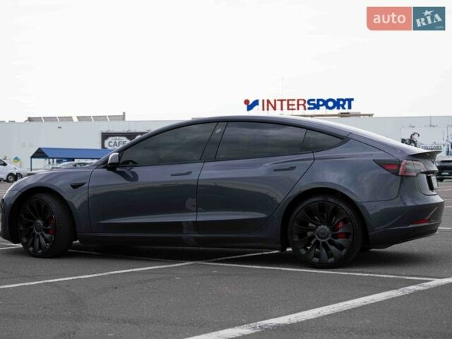 Серый Тесла Модель 3, объемом двигателя 0 л и пробегом 35 тыс. км за 26500 $, фото 4 на Automoto.ua