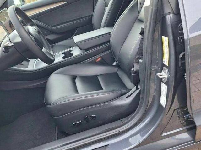 Сірий Тесла Модель 3, об'ємом двигуна 0 л та пробігом 67 тис. км за 15657 $, фото 4 на Automoto.ua