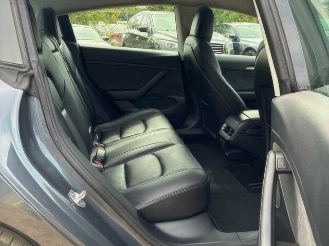 Серый Тесла Модель 3, объемом двигателя 0 л и пробегом 18 тыс. км за 14000 $, фото 9 на Automoto.ua