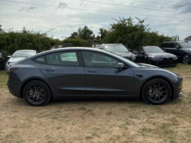 Серый Тесла Модель 3, объемом двигателя 0 л и пробегом 18 тыс. км за 14000 $, фото 2 на Automoto.ua