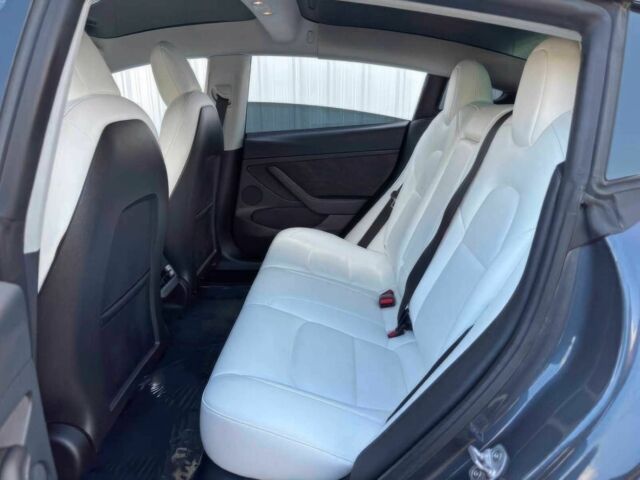 Тесла Модель 3 2022 в Ивано-Франковске на Automoto.ua Серый Тесла Модель 3, объемом двигателя 0 л и пробегом 29 тыс. км за 13600 $, фото 13 на Automoto.ua
