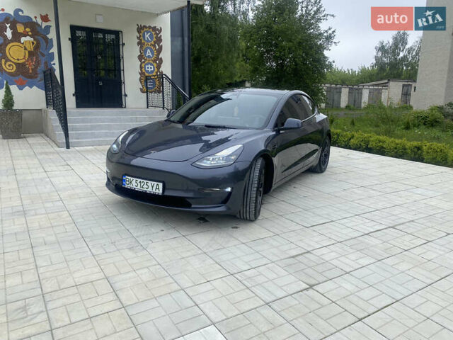 Сірий Тесла Модель 3, об'ємом двигуна 0 л та пробігом 39 тис. км за 19999 $, фото 1 на Automoto.ua