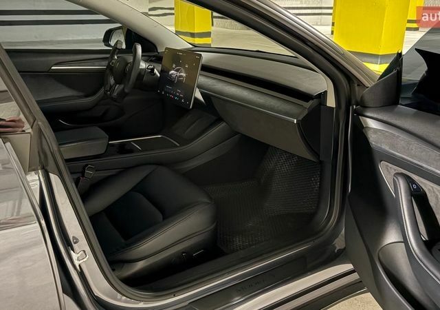 Серый Тесла Модель 3, объемом двигателя 0 л и пробегом 41 тыс. км за 28200 $, фото 20 на Automoto.ua