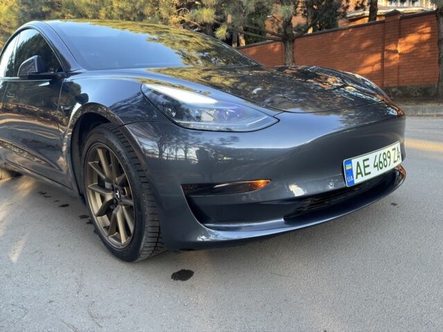 Серый Тесла Модель 3, объемом двигателя 0 л и пробегом 219 тыс. км за 17999 $, фото 1 на Automoto.ua