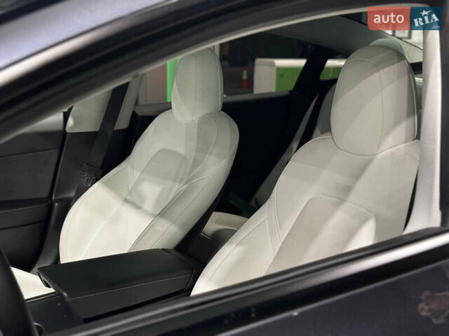 Сірий Тесла Модель 3, об'ємом двигуна 0 л та пробігом 56 тис. км за 22200 $, фото 5 на Automoto.ua