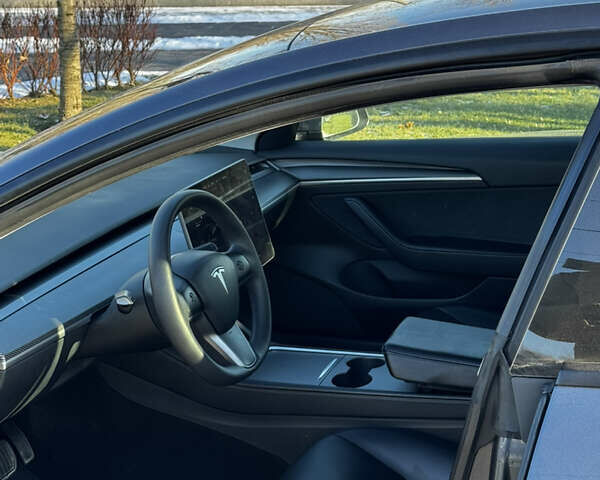 Серый Тесла Модель 3, объемом двигателя 0 л и пробегом 101 тыс. км за 16700 $, фото 8 на Automoto.ua
