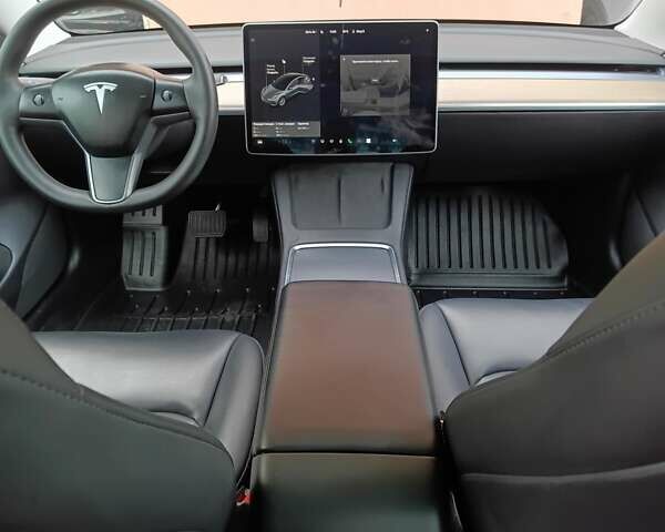 Серый Тесла Модель 3, объемом двигателя 0 л и пробегом 64 тыс. км за 33000 $, фото 8 на Automoto.ua