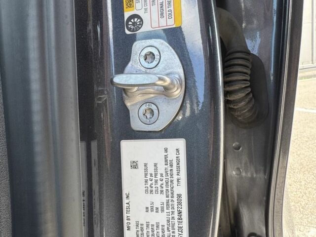 Сірий Тесла Модель 3, об'ємом двигуна 0 л та пробігом 39 тис. км за 23800 $, фото 5 на Automoto.ua