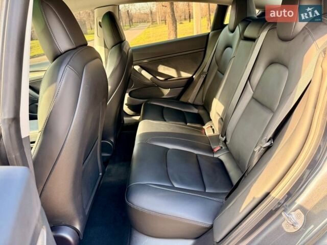 Сірий Тесла Модель 3, об'ємом двигуна 0 л та пробігом 76 тис. км за 18900 $, фото 11 на Automoto.ua