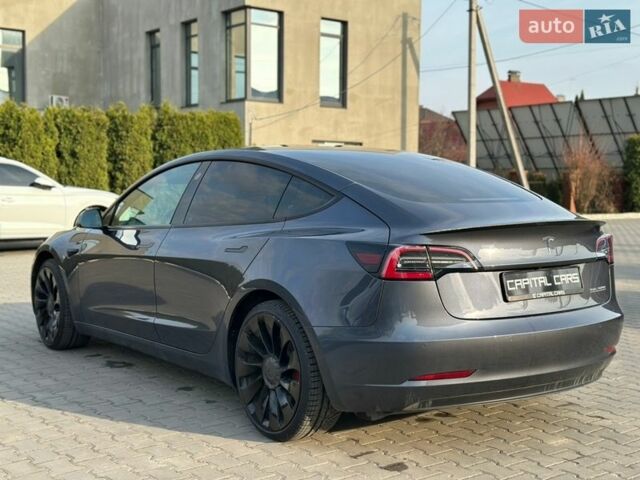 Серый Тесла Модель 3, объемом двигателя 0 л и пробегом 82 тыс. км за 24500 $, фото 4 на Automoto.ua