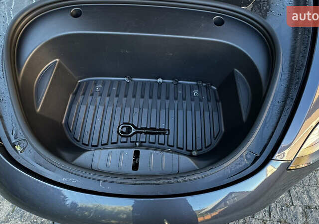 Тесла Модель 3 2022 у Чернівцях на Automoto.ua Сірий Тесла Модель 3, об'ємом двигуна 0 л та пробігом 107 тис. км за 18700 $, фото 5 на Automoto.ua