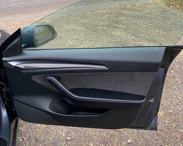 Серый Тесла Модель 3, объемом двигателя 0 л и пробегом 101 тыс. км за 16650 $, фото 11 на Automoto.ua