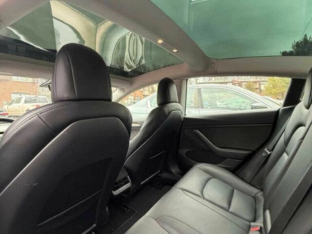 Серый Тесла Модель 3, объемом двигателя 0 л и пробегом 23 тыс. км за 10500 $, фото 11 на Automoto.ua