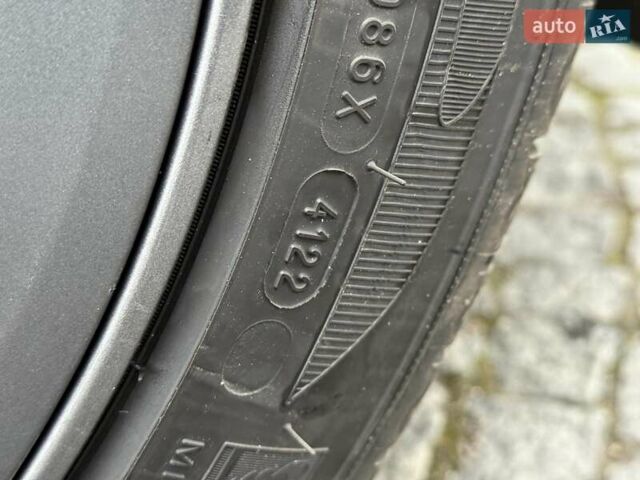 Серый Тесла Модель 3, объемом двигателя 0 л и пробегом 46 тыс. км за 20000 $, фото 45 на Automoto.ua