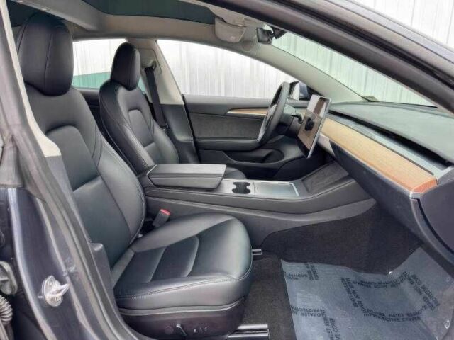 Серый Тесла Модель 3, объемом двигателя 0 л и пробегом 29 тыс. км за 11000 $, фото 11 на Automoto.ua