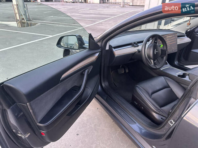 Серый Тесла Модель 3, объемом двигателя 0 л и пробегом 103 тыс. км за 21900 $, фото 14 на Automoto.ua