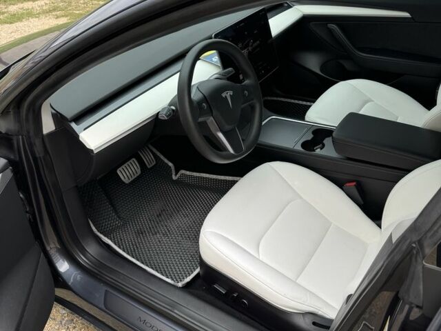 Сірий Тесла Модель 3, об'ємом двигуна 0 л та пробігом 51 тис. км за 25500 $, фото 6 на Automoto.ua