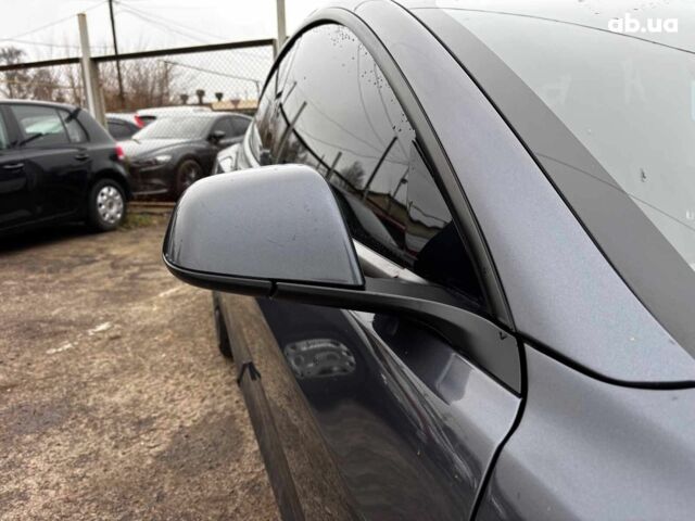 Серый Тесла Модель 3, объемом двигателя 0 л и пробегом 69 тыс. км за 25990 $, фото 9 на Automoto.ua