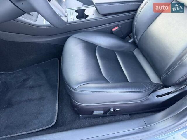 Сірий Тесла Модель 3, об'ємом двигуна 0 л та пробігом 52 тис. км за 23500 $, фото 15 на Automoto.ua