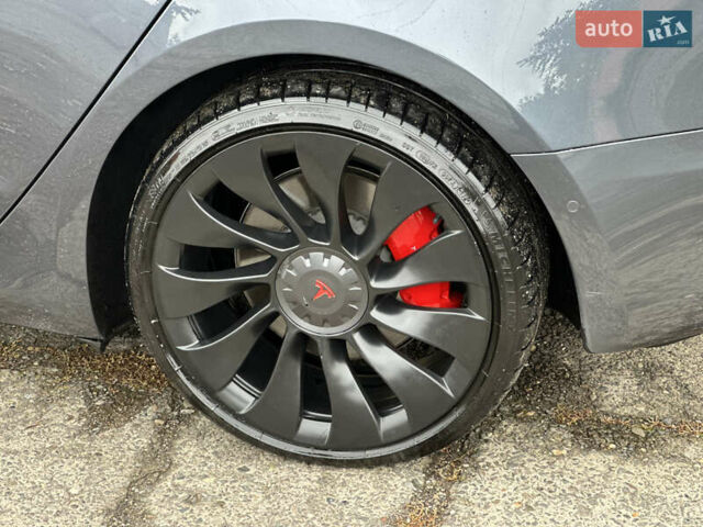 Серый Тесла Модель 3, объемом двигателя 0 л и пробегом 68 тыс. км за 24600 $, фото 19 на Automoto.ua