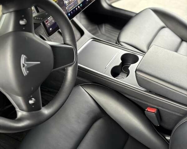 Серый Тесла Модель 3, объемом двигателя 0 л и пробегом 31 тыс. км за 21500 $, фото 19 на Automoto.ua