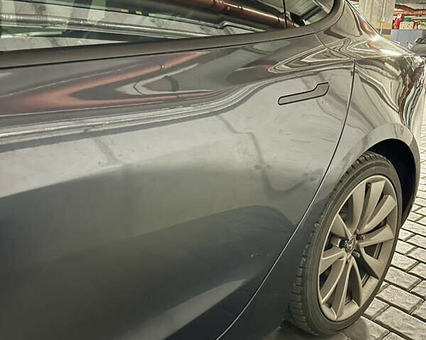 Сірий Тесла Модель 3, об'ємом двигуна 0 л та пробігом 135 тис. км за 22500 $, фото 15 на Automoto.ua