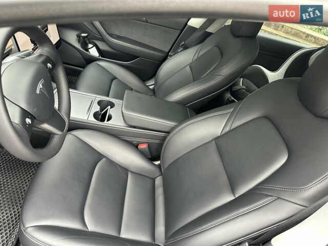 Серый Тесла Модель 3, объемом двигателя 0 л и пробегом 68 тыс. км за 24600 $, фото 24 на Automoto.ua