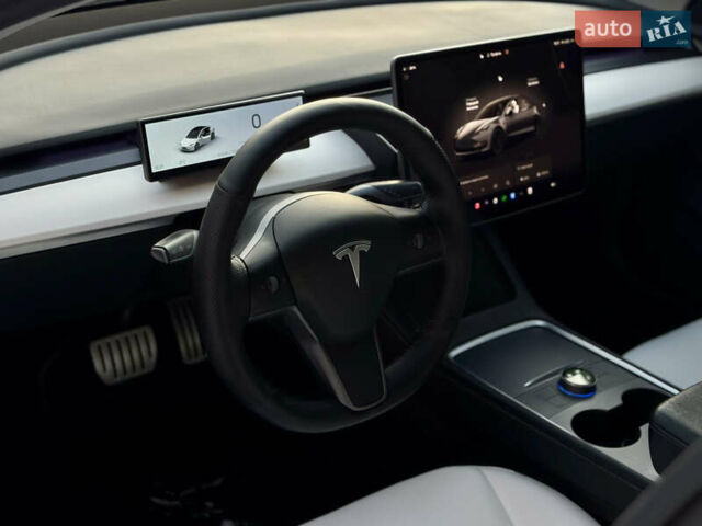 Серый Тесла Модель 3, объемом двигателя 0 л и пробегом 133 тыс. км за 27000 $, фото 22 на Automoto.ua