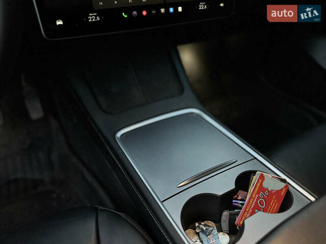 Серый Тесла Модель 3, объемом двигателя 0 л и пробегом 160 тыс. км за 20500 $, фото 7 на Automoto.ua