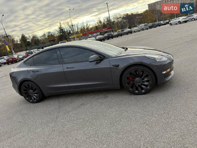 Серый Тесла Модель 3, объемом двигателя 0 л и пробегом 131 тыс. км за 27000 $, фото 6 на Automoto.ua