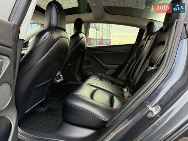 Серый Тесла Модель 3, объемом двигателя 0 л и пробегом 76 тыс. км за 20800 $, фото 23 на Automoto.ua