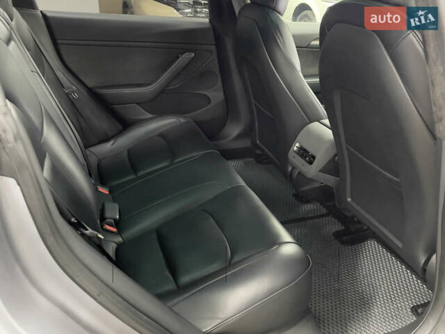 Серый Тесла Модель 3, объемом двигателя 0 л и пробегом 32 тыс. км за 21500 $, фото 14 на Automoto.ua