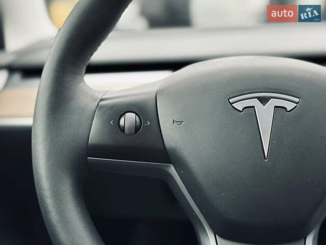 Серый Тесла Модель 3, объемом двигателя 0 л и пробегом 53 тыс. км за 18999 $, фото 49 на Automoto.ua