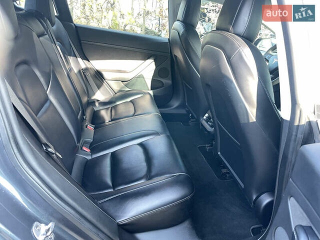 Серый Тесла Модель 3, объемом двигателя 0 л и пробегом 119 тыс. км за 20900 $, фото 3 на Automoto.ua