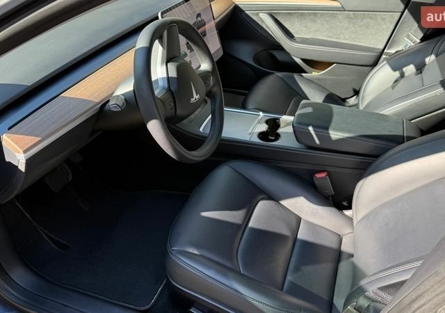 Серый Тесла Модель 3, объемом двигателя 0 л и пробегом 60 тыс. км за 22000 $, фото 15 на Automoto.ua