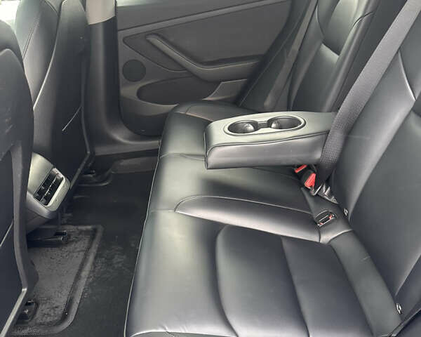 Серый Тесла Модель 3, объемом двигателя 0 л и пробегом 109 тыс. км за 20500 $, фото 11 на Automoto.ua