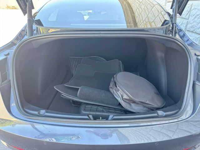 Серый Тесла Модель 3, объемом двигателя 0 л и пробегом 44 тыс. км за 13000 $, фото 8 на Automoto.ua