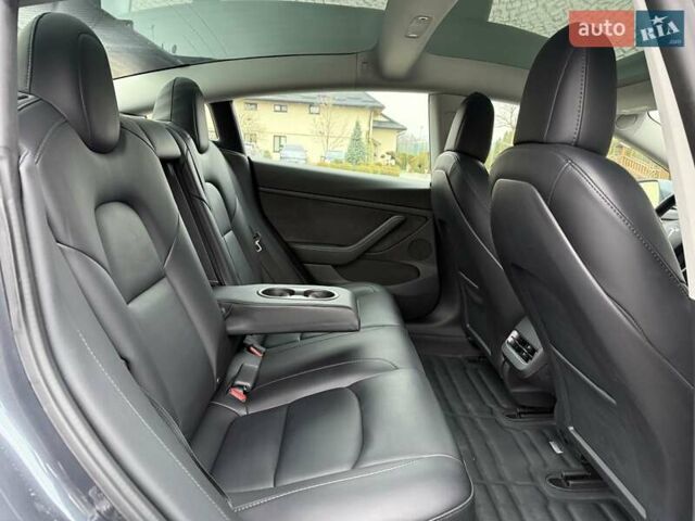 Серый Тесла Модель 3, объемом двигателя 0 л и пробегом 46 тыс. км за 20000 $, фото 83 на Automoto.ua