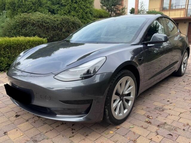 Серый Тесла Модель 3, объемом двигателя 0 л и пробегом 25 тыс. км за 15100 $, фото 2 на Automoto.ua